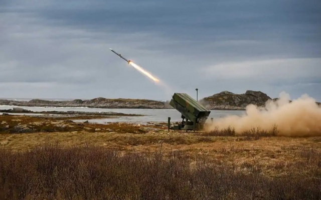 Tên lửa phòng không NASAMS rời bệ phóng. Ảnh: Kongsberg Defense and Aerospace