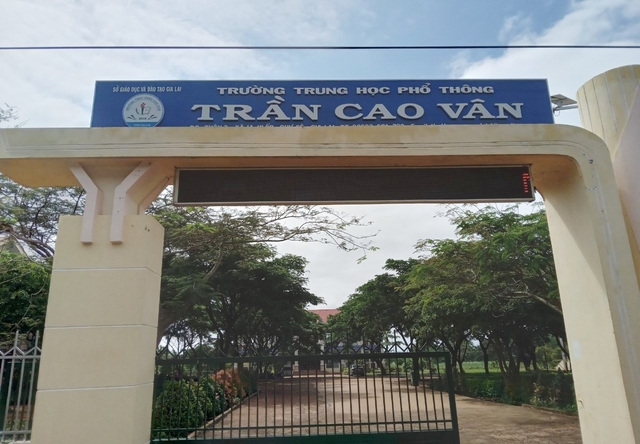 Thủ đoạn của nữ thủ quỹ chiếm đoạt tiền của trường học- Ảnh 1.