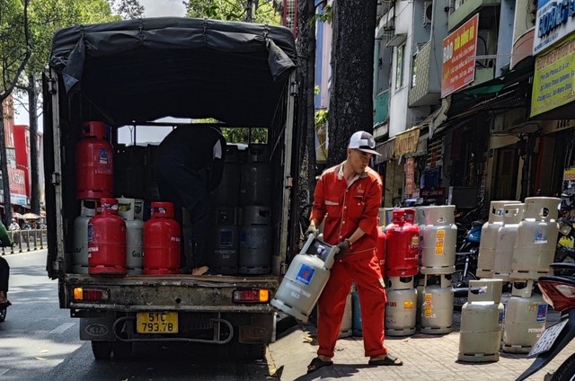 Giá gas "quay đầu" tăng sau 4 tháng- Ảnh 1.