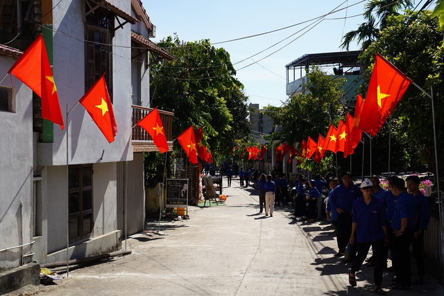 Lãnh đạo tỉnh Quảng Nam dự khánh thành 2 công trình “Đường cờ Tổ quốc” - Ảnh 8.