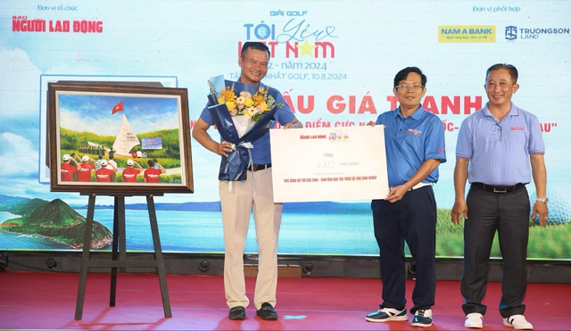 Hơn 200 triệu đồng quyên góp hỗ trợ học sinh nghèo từ Giải Golf "Tôi Yêu Việt Nam" 2024- Ảnh 1.