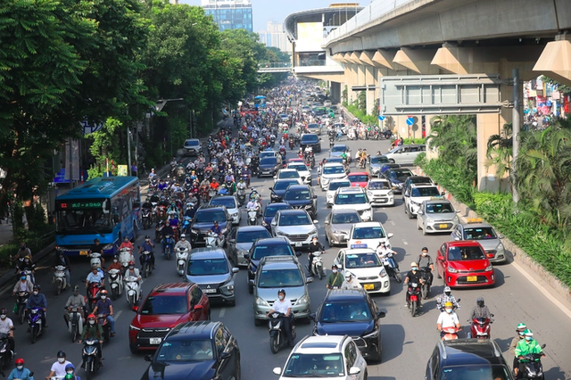 Mua bán xe từ năm 2020 mà chưa làm thủ tục sang tên đổi chủ có vi phạm pháp luật không?- Ảnh 1.