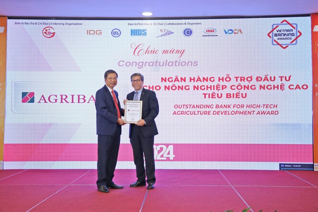 Agribank được vinh danh 3 giải thưởng Ngân hàng Việt Nam tiêu biểu 2024- Ảnh 1.