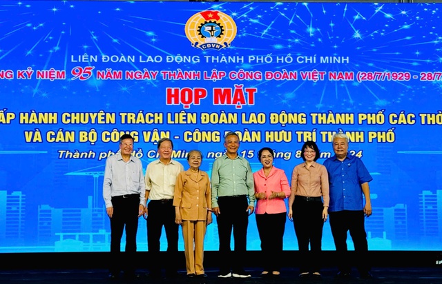 Họp mặt 500 cán bộ Công đoàn, Công vận hưu trí- Ảnh 1.