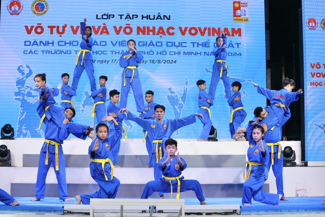 TP HCM tập huấn võ tự vệ và võ nhạc Vovinam cho 650 giáo viên tiểu học- Ảnh 2.