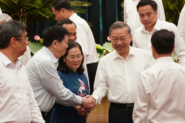 Phóng sự ảnh:  Toàn cảnh ngày làm việc của Tổng Bí thư, Chủ tịch nước Tô Lâm tại TPHCM- Ảnh 16.