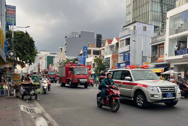 Chiều nay, cháy hai căn nhà ở TP HCM- Ảnh 2.