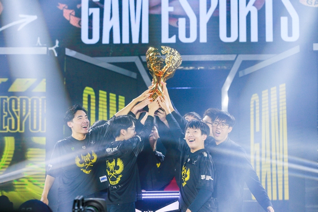 GAM Esports vô địch VCS, tuyển thủ Levi bật khóc- Ảnh 1.