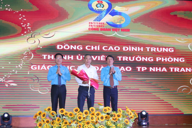 LĐLĐ Nha Trang tổ chức nhiều hoạt động hướng về người lao động
- Ảnh 3.