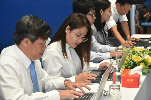 Talkshow - tư vấn trực tuyến: "Điểm chuẩn và cơ hội trúng tuyển bổ sung"- Ảnh 1. Talkshow - tư vấn trực tuyến: "Điểm chuẩn và cơ hội trúng tuyển bổ sung"- Ảnh 1.