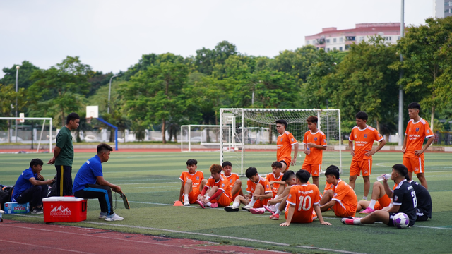 Thêm sân chơi bóng đá ý nghĩa dành cho sinh viên- Ảnh 1.