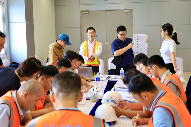 Lái tàu người Việt thực hành trực tiếp trên tàu Metro số 1- Ảnh 1.