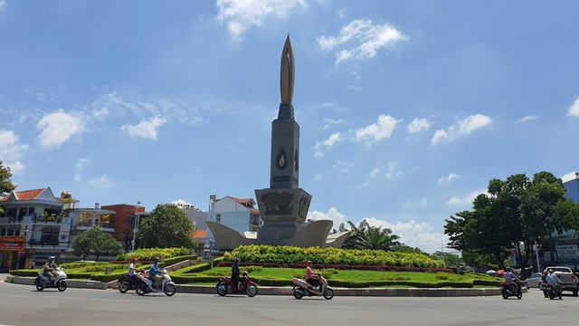 Công trình biểu tượng ngành dầu khí di dời về địa điểm mới- Ảnh 2.