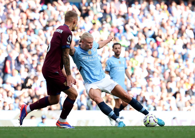 Haaland lập hat-trick trước Ipswich Town, Man City chiếm ngôi đầu Ngoại hạng- Ảnh 8.