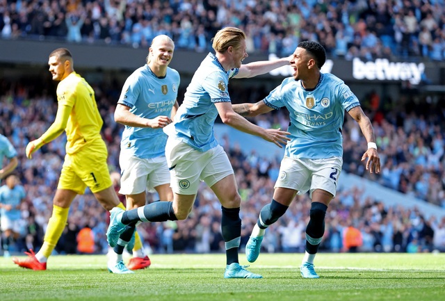 Haaland lập hat-trick trước Ipswich Town, Man City chiếm ngôi đầu Ngoại hạng- Ảnh 5.