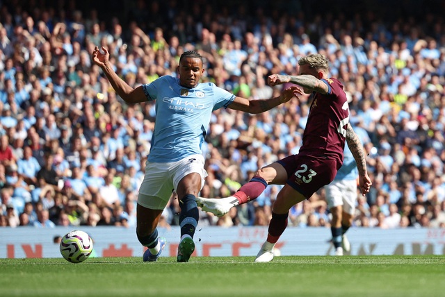 Haaland lập hat-trick trước Ipswich Town, Man City chiếm ngôi đầu Ngoại hạng- Ảnh 1.