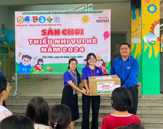 Nestlé Việt Nam trao tặng gần 200.000 phần quà cho học sinh, sinh viên- Ảnh 1.