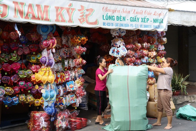 Trăn trở của những nghệ nhân làng lồng đèn lớn nhất TP HCM- Ảnh 11.