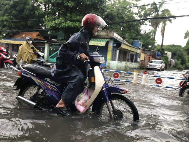 Áp thấp nhiệt đới có khả năng mạnh lên thành bão: TP HCM ra công văn khẩn- Ảnh 1.