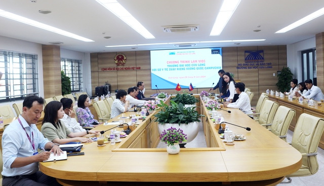 Trường Đại học Cửu Long tiếp và làm việc với Sở Y tế tỉnh Svay Rieng- Ảnh 1. Trường Đại học Cửu Long tiếp và làm việc với Sở Y tế tỉnh Svay Rieng- Ảnh 1.