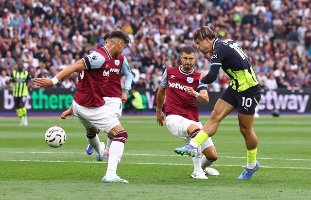 Haaland bùng nổ hat-trick, Man City hạ West Ham giật ngôi đỉnh bảng- Ảnh 1.