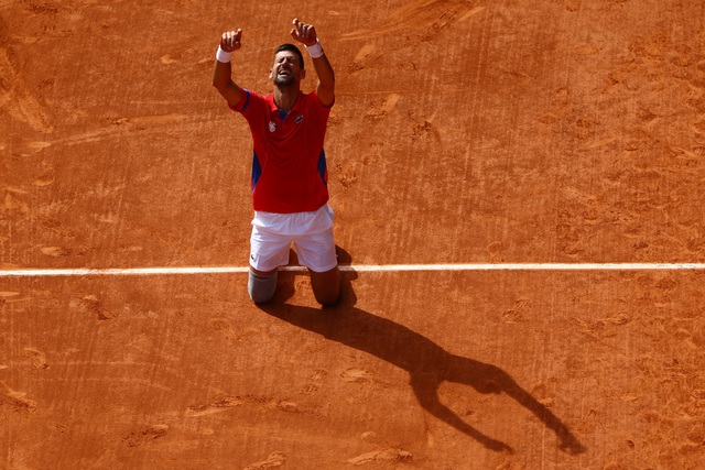 Olympic 2024: Thắng Alcaraz, Djokovic giải cơn khát vàng sau 20 năm- Ảnh 2.