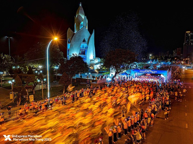 Hơn 9.000 người tham gia giải chạy VnExpress marathon Nha Trang- Ảnh 1.