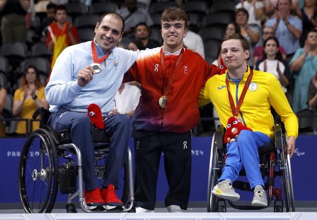 Paralympic Paris 2024: Kình ngư Lê Tiến Đạt cách huy chương đồng… 5 giây- Ảnh 5.