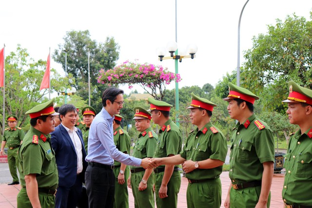 Kiểm tra công tác đặc xá 2024 tại trại giam có 2/3 phạm nhân người nước ngoài của cả nước- Ảnh 1.