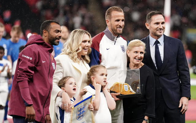 Harry Kane explodes in his 100th match, England defeats Finland - Photo 1.