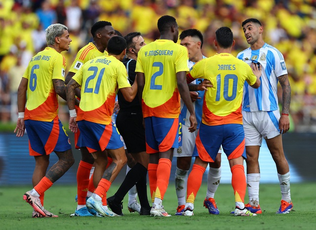 Vắng Messi, Argentina gục ngã trước "đòn thù" Colombia- Ảnh 5.