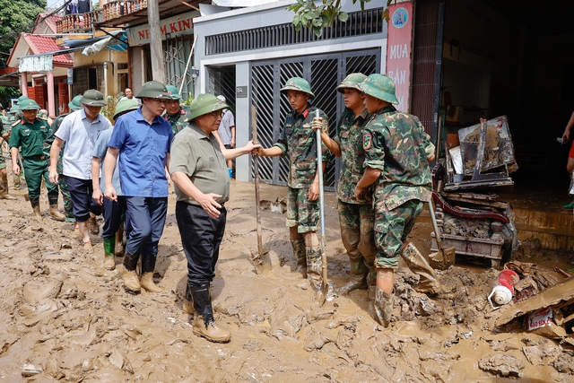 Chung tay đưa cuộc sống trở lại bình thường- Ảnh 1.