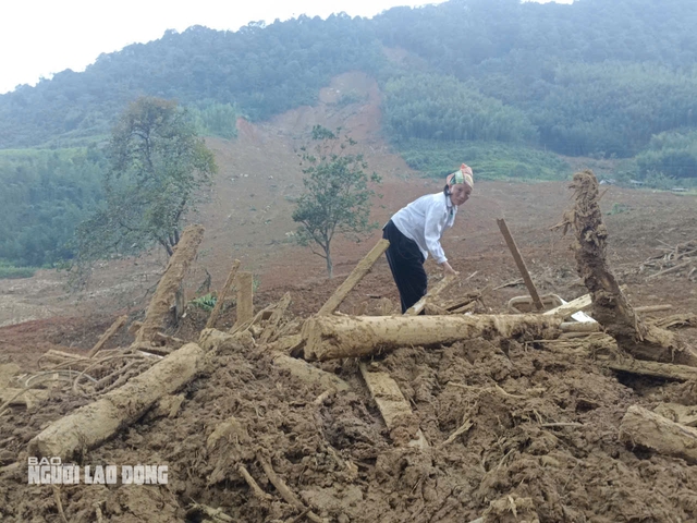 Báo Người Lao Động trao 60 triệu đồng ủng hộ tại thôn có 9 người tử vong ở Cao Bằng- Ảnh 1.