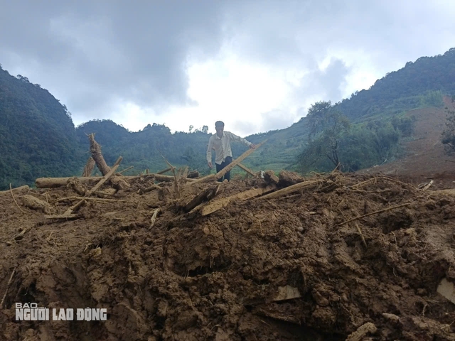 VIDEO: Tan hoang hiện trường vụ sạt lở đất làm 9 người chết, nhiều người bị thương- Ảnh 8.