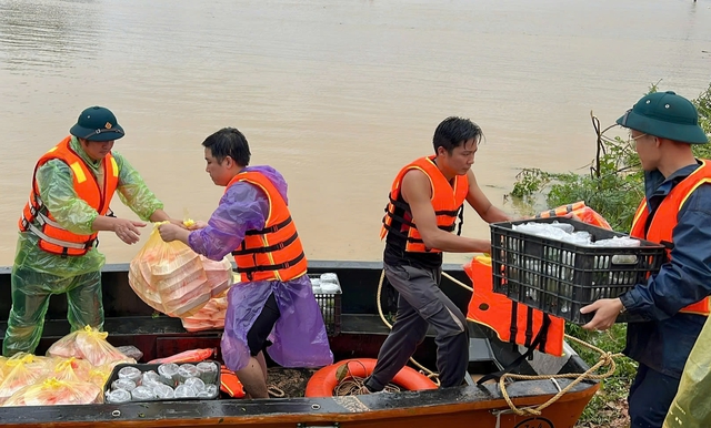 Diễn đàn “Làm thế nào để công tác cứu trợ được hiệu quả, thiết thực?”: Chấp hành nghiêm túc pháp luật- Ảnh 3.