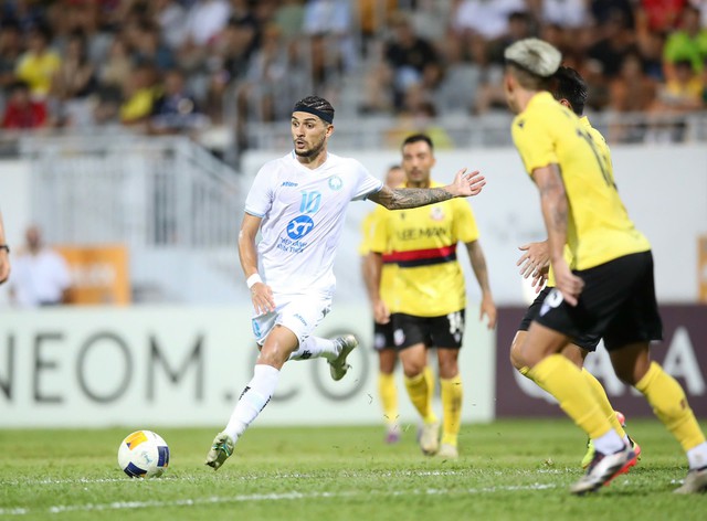 Rafaelson lập công, CLB Nam Định thắng trận ra quân AFC Champions League 2- Ảnh 1.