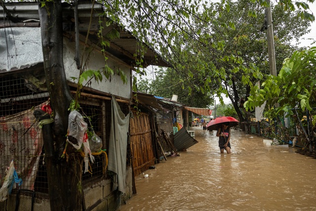 Sắp vào biển Đông, bão Yagi đang hoành hành ở Philippines- Ảnh 3.