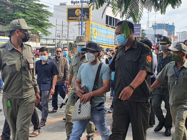 Thực hư những bức ảnh “ngày trở về” của bà Nguyễn Phương Hằng- Ảnh 2.