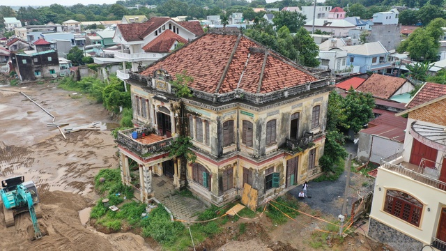 Toàn cảnh biệt thự cổ 