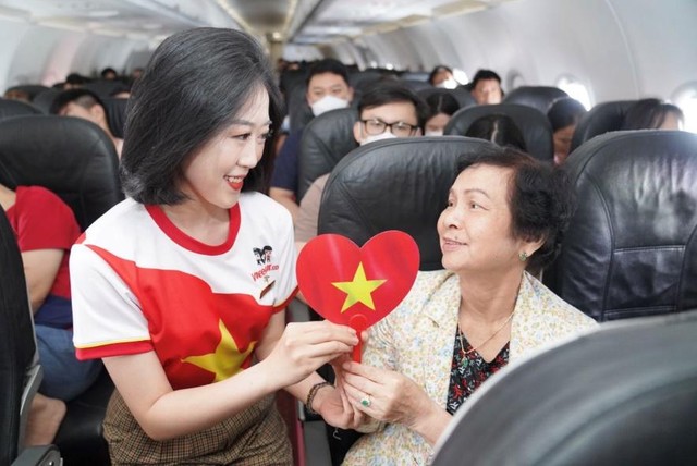 Muôn ánh sao vàng rộn ràng trên những chuyến bay Vietjet dịp kỷ niệm Quốc Khánh 2-9- Ảnh 7.