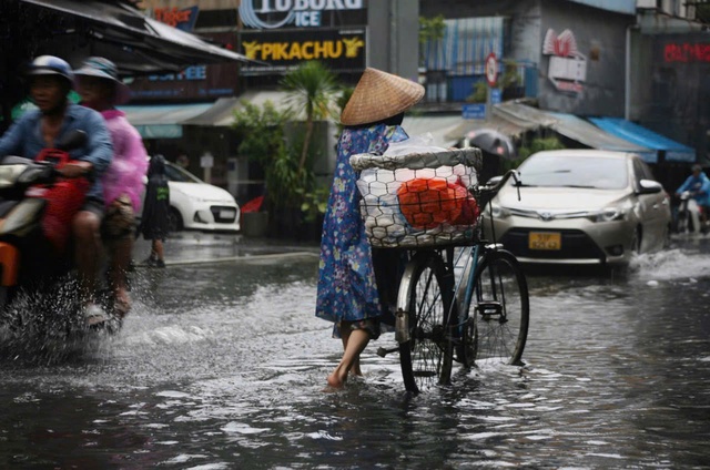 Thời tiết hôm nay: TP HCM và Nam Bộ tiếp tục có mưa- Ảnh 1.