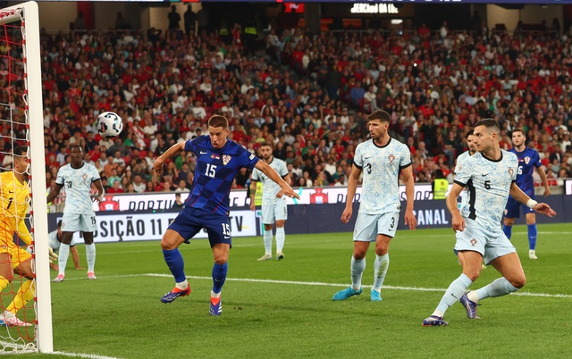 Ronaldo bùng nổ bàn thắng thứ 900, Bồ Đào Nha thắng á quân Nations League- Ảnh 4.