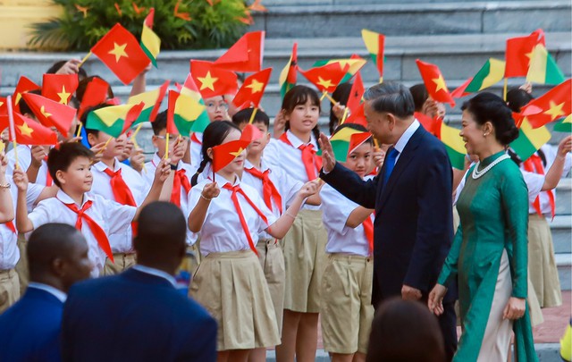 Tổng Bí thư, Chủ tịch nước Tô Lâm chủ trì lễ đón Tổng thống Guinea-Bissau- Ảnh 2.