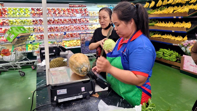 Bộ Công Thương thông tin nóng về nguồn hàng dự trữ để ứng phó siêu bão Yagi- Ảnh 1.