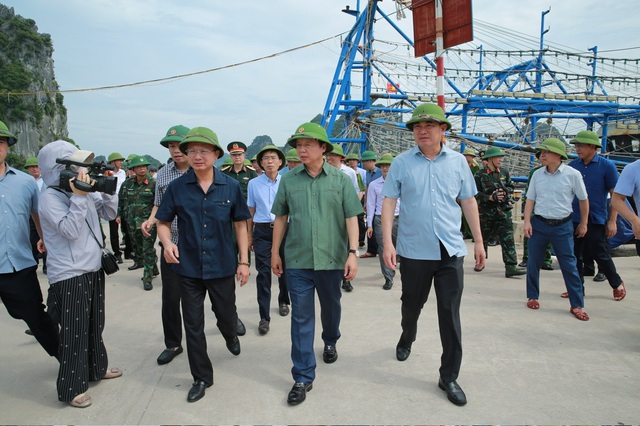 Phó Thủ tướng kiểm tra công tác ứng phó siêu bão Yagi tại Quảng Ninh- Ảnh 1.