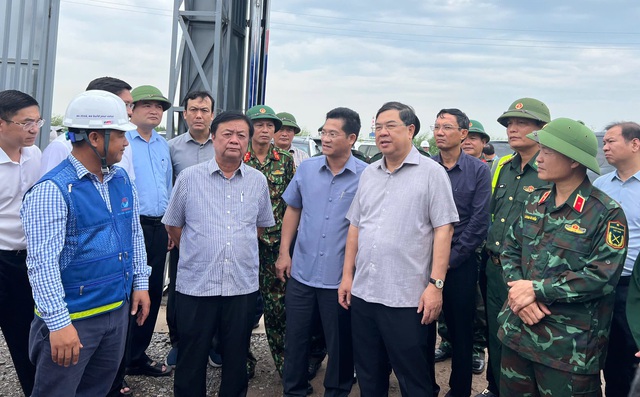 VIDEO: Bộ trưởng Lê Minh Hoan thị sát công tác phòng chống siêu bão Yagi tại Nam Định, Thái Bình- Ảnh 1.