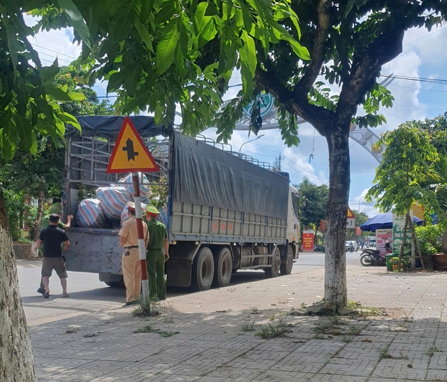 Phạt chủ cửa hàng lập hóa đơn khống sau điều tra của Báo Người Lao Động- Ảnh 2.