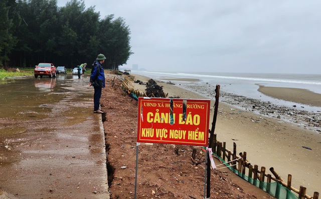 Áp thấp nhiệt đới có thể mạnh lên thành bão, Thanh Hóa ra công điện ứng phó- Ảnh 2.