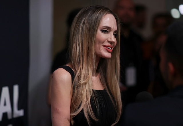 Pax Thiên lộ sẹo khi tháp tùng mẹ nuôi Angelina Jolie- Ảnh 5.