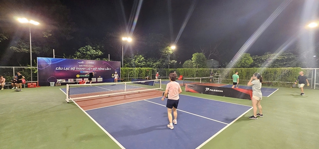 Nhiều người đã và đang đầu tư sân và các dịch vụ liên quan pickleball Ảnh: SƠN NHUNG